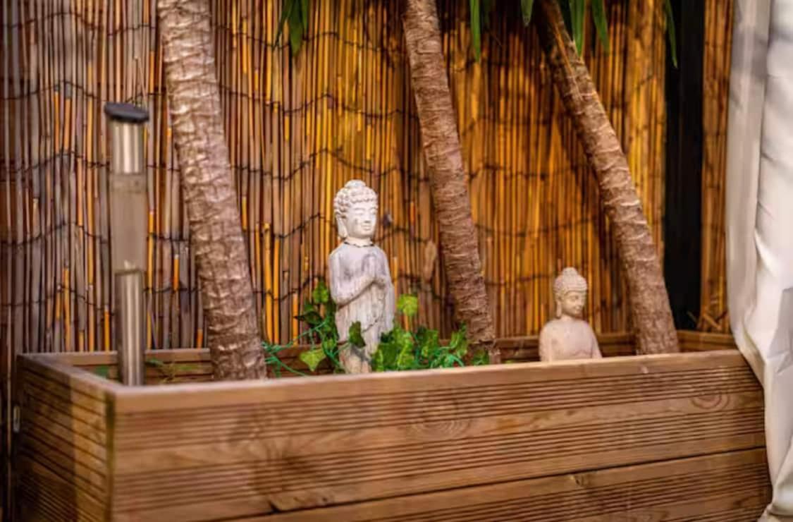 Casa de Férias The Serene With Hot Tub, Sauna And Cinema Experience