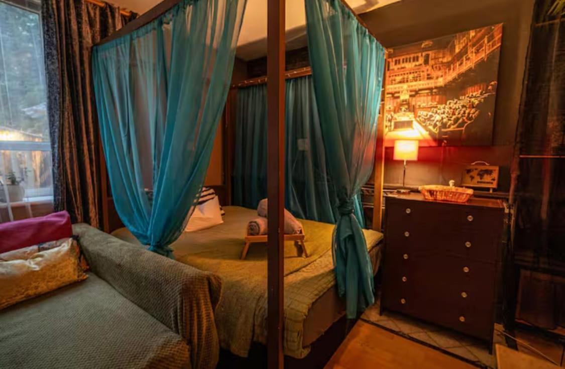 The Serene With Hot Tub, Sauna And Cinema Experience Londres